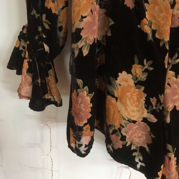 Olivaceous velvet floral romper - Picture 3 of 5